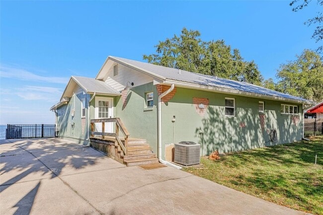Primary Photo - 3420 Lake Harney Cir