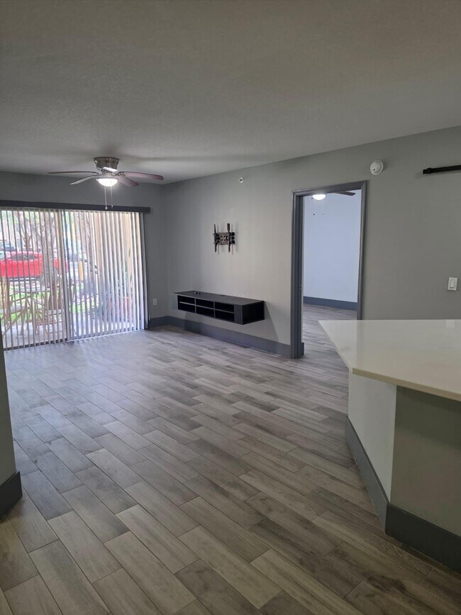 Building Photo - 4211 San Marino Blvd