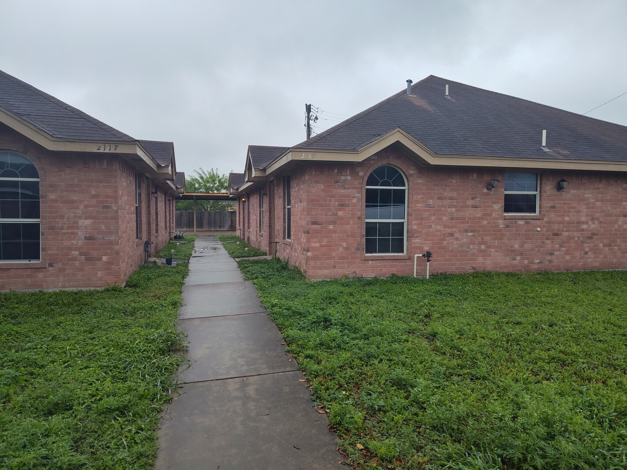 Building Photo - 2117 Aruba Dr