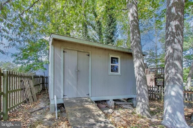 Building Photo - 9217 Briarchip St