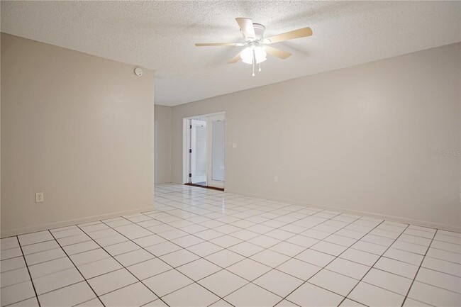 Building Photo - 1436 Lake Bonny Dr W