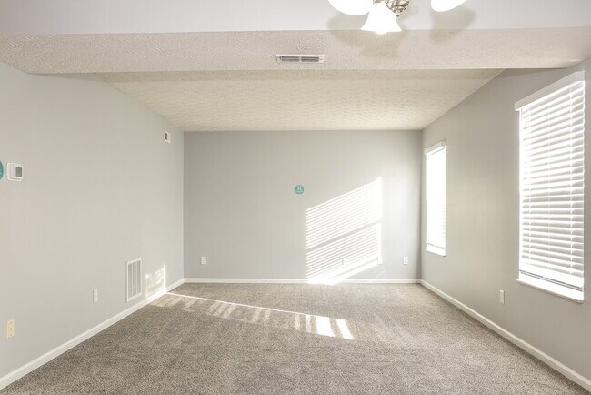 Building Photo - 3963 Genteel Dr