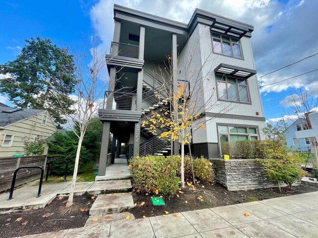 Building Photo - Fantastic 2 Bed 1 Bath - N. Portland - Arb...