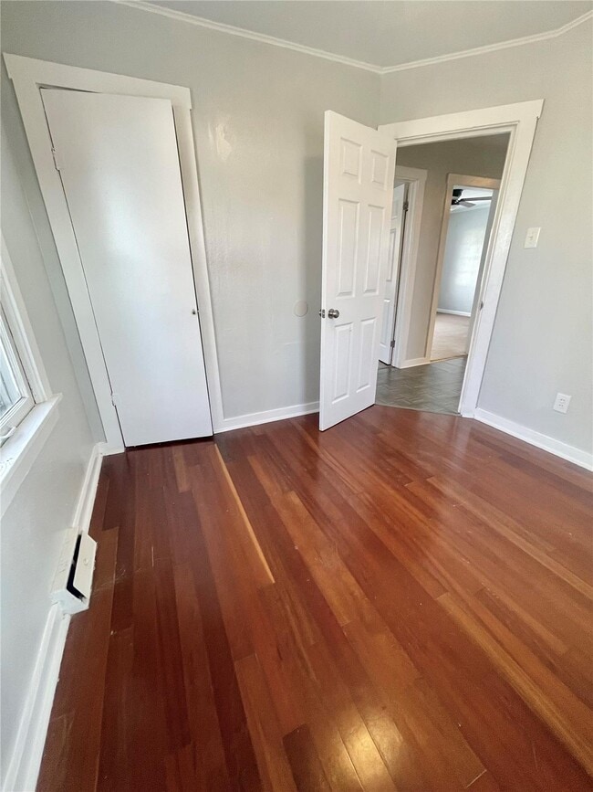 Building Photo - 26 Fairway Dr