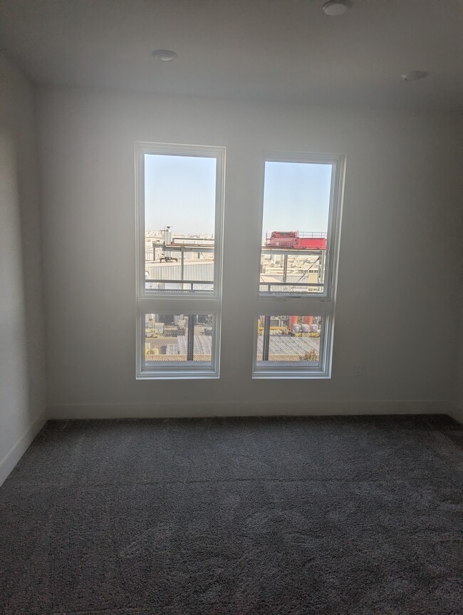 Building Photo - 3698 Vision Cmn