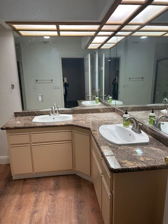 Building Photo - GRANITE BAY ~ HOME FOR RENT!