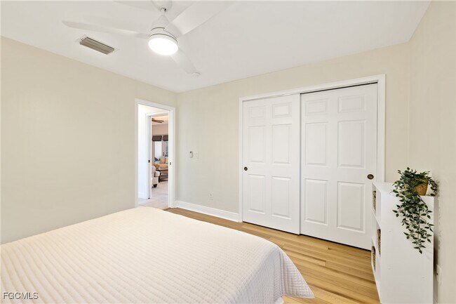 Building Photo - 2309 SW 27th St