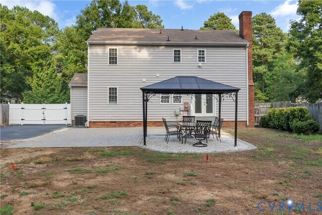 Building Photo - 2222 Early Settlers Rd
