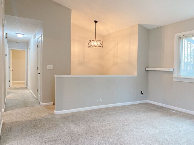 Building Photo - Millard 3 bed 2 bath $1900