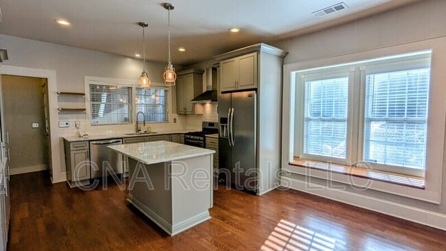 Building Photo - 1411 May Ave SE