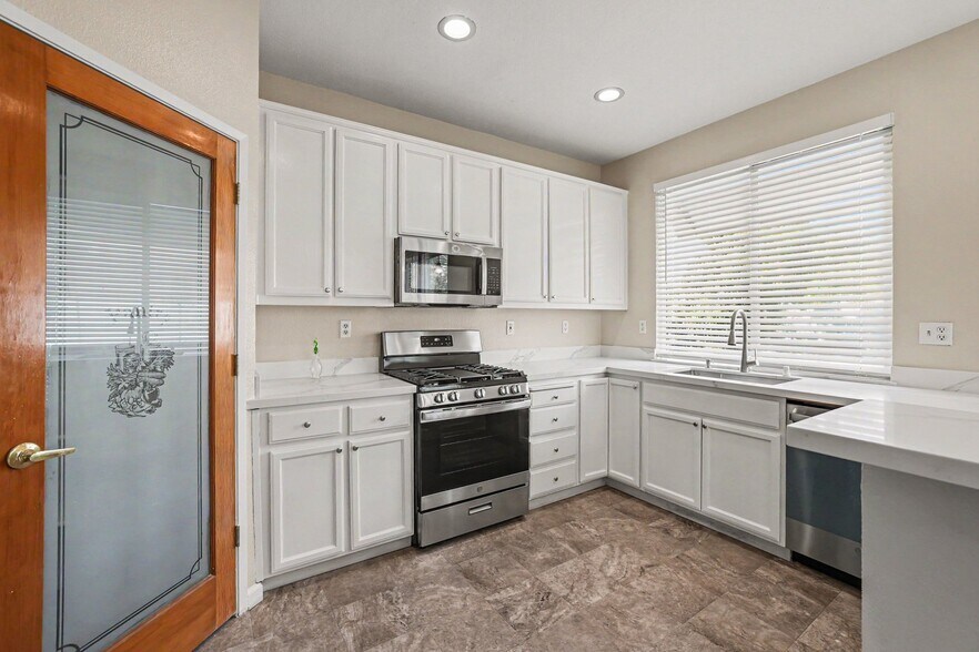 Building Photo - 337 Upton Pyne Dr