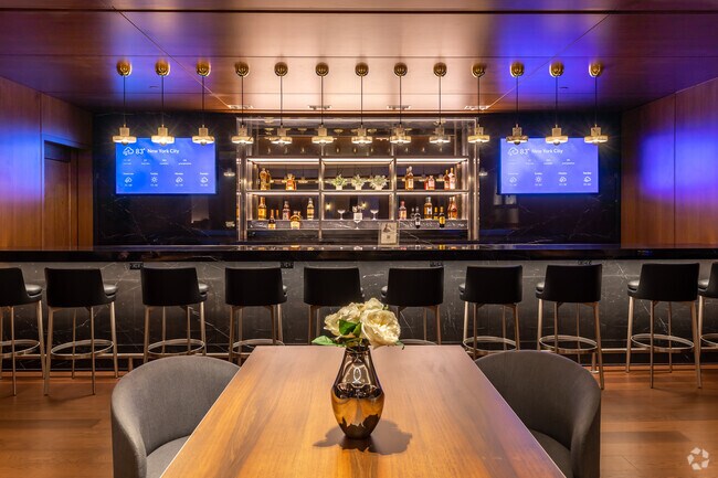 Building Photo - Waterline Square