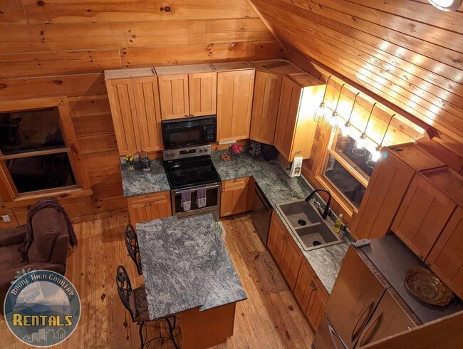 Building Photo - Luxury 3bd Cabin Just Minutes From ASU Campus