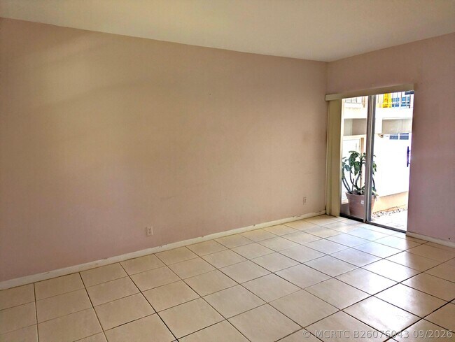 Building Photo - 1481 S Ocean Blvd