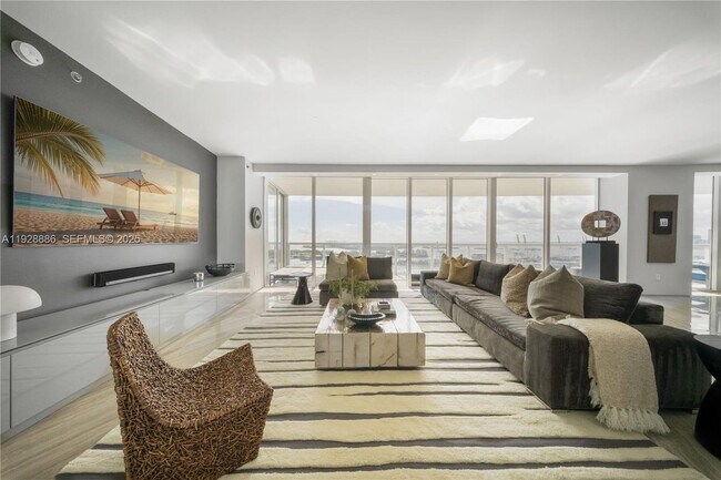 Building Photo - 450 Alton Ct