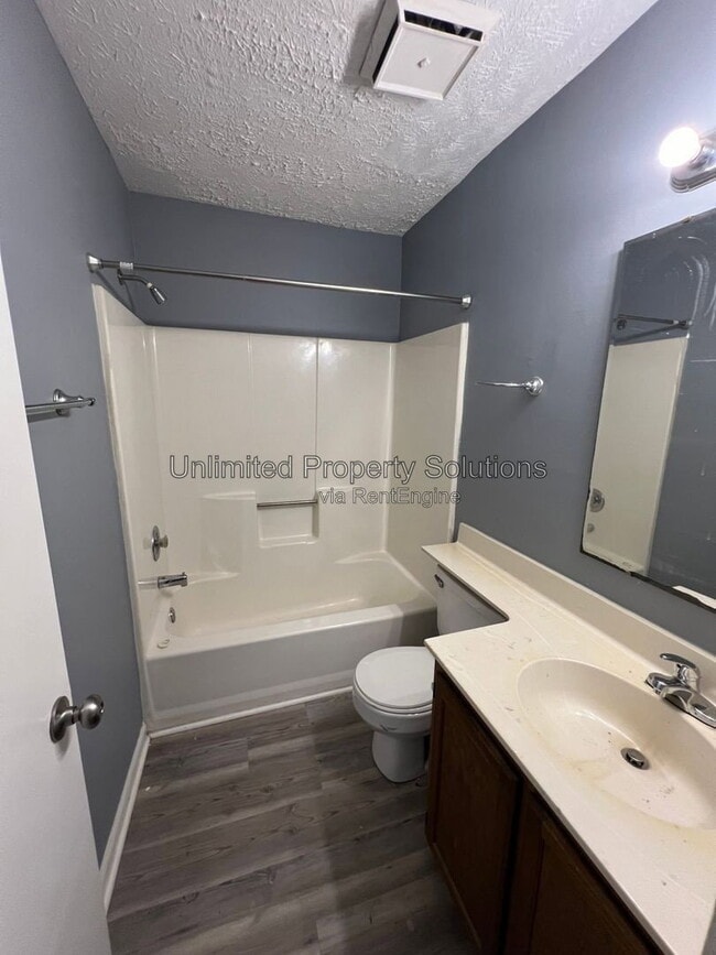 Building Photo - 213 Sunn Aire Ct