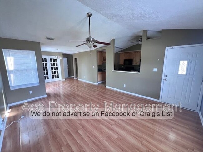 Building Photo - 1543 Bingham Dr