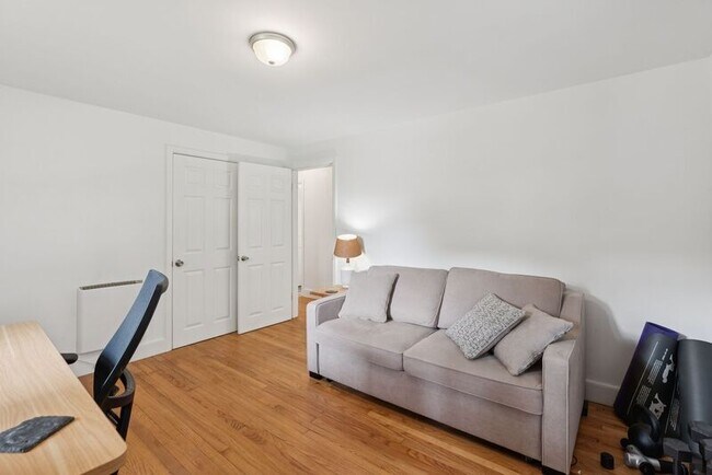 Building Photo - 67 Cutts Rd