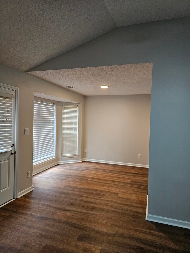 Building Photo - 10430 Brawley Ln