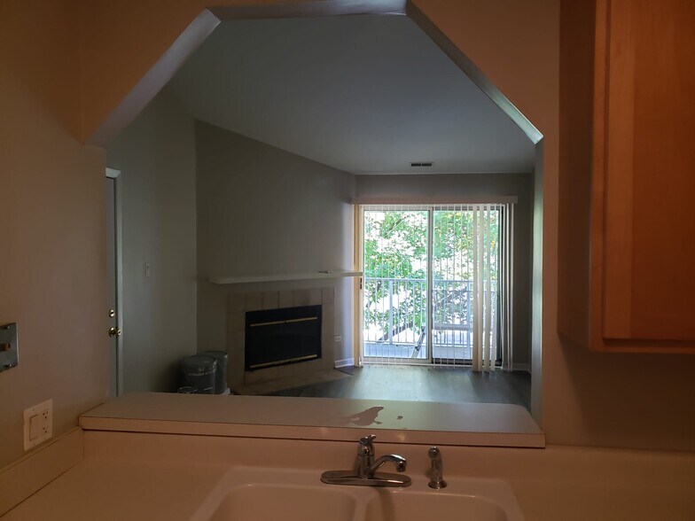 Building Photo - 49 Orchard Ter