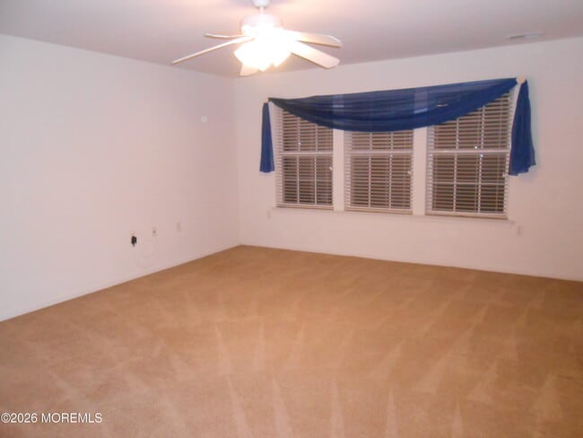 Building Photo - 10 Headwaters Pl