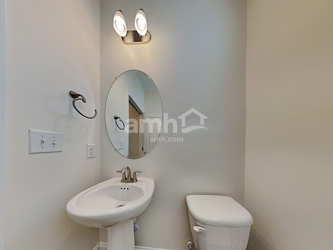 Building Photo - 4845 Chutney Dr