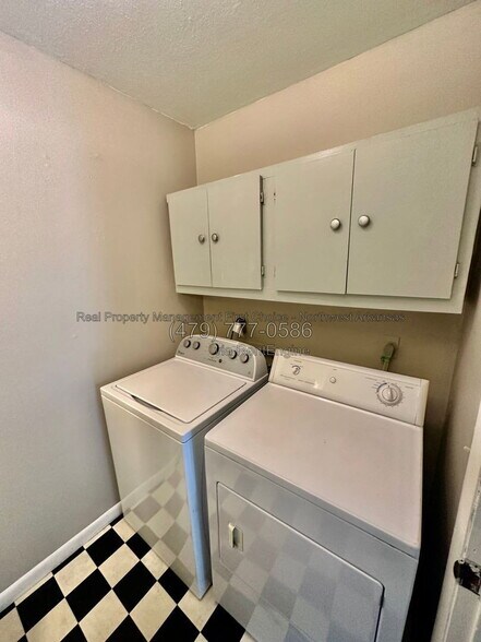 Building Photo - 43 Grisham Dr