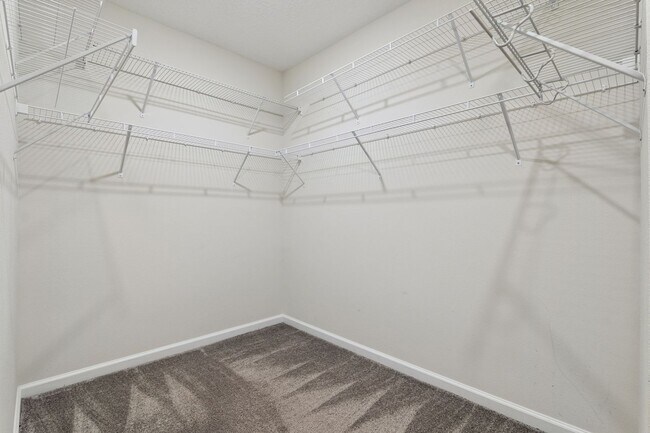 Building Photo - Spacious and Modern 5 Bedroom Home in Gated Arden Park North