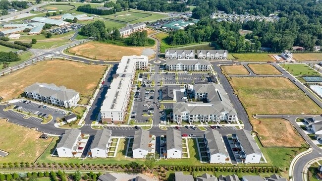 Building Photo - 510 Healy Dr