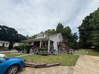 Building Photo - 120 W Presnell St