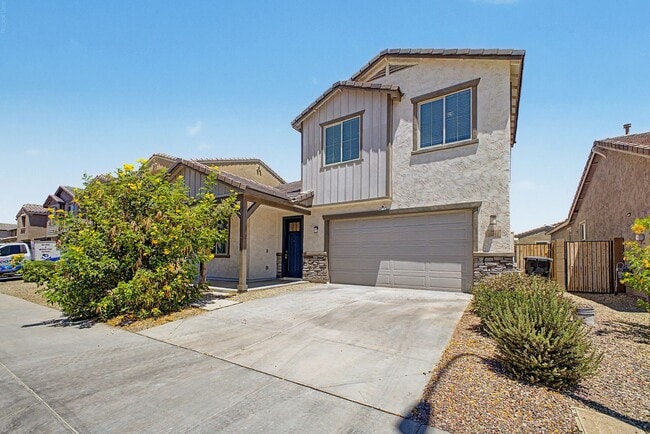 Building Photo - Gated community 4 bedroom home with community pool