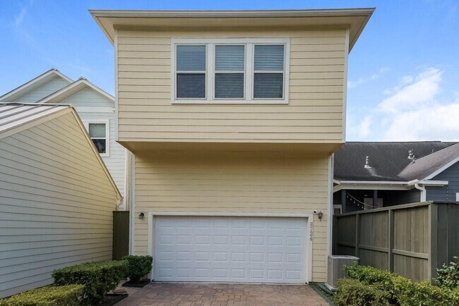 Building Photo - 8724 Kempwood Dr