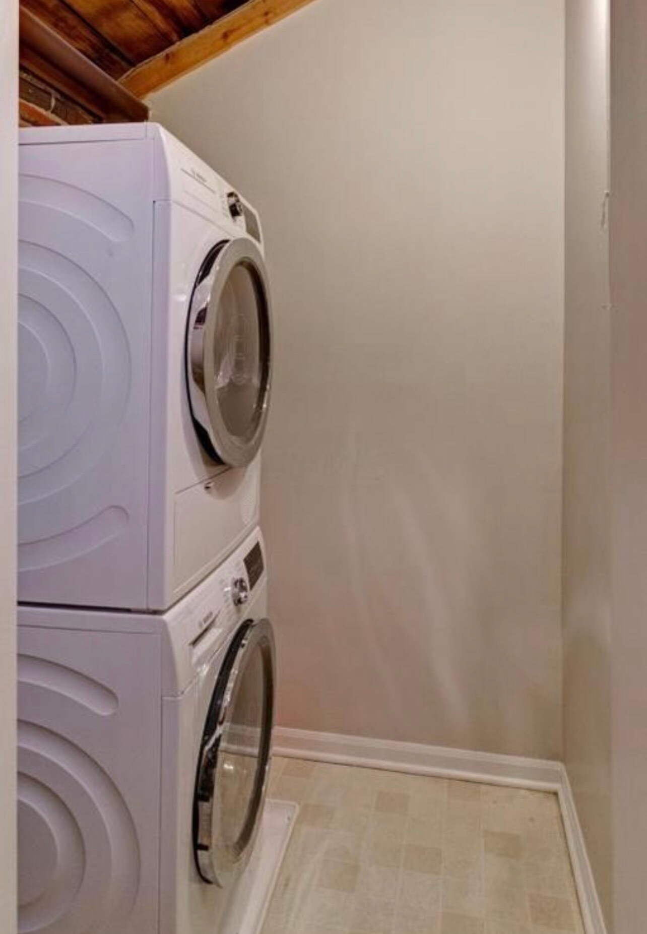 Building Photo - 51 W Blenkner St