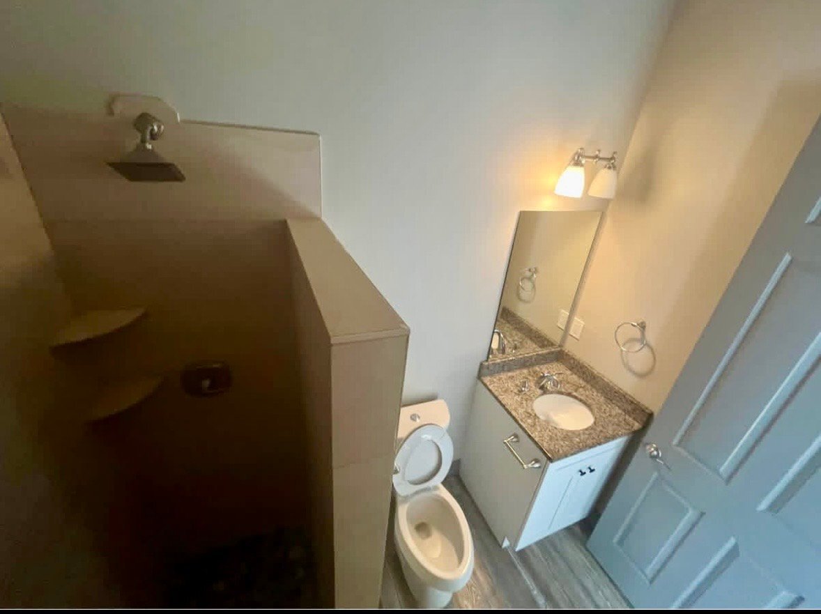 Building Photo - 5593 Briarcliff Rd