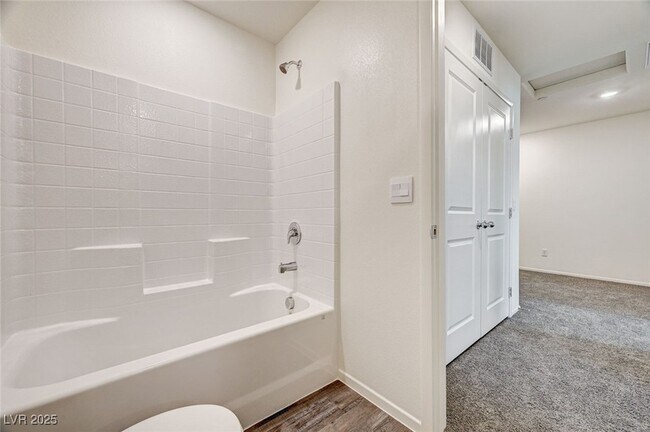 Building Photo - 7379 Raimee Brk St