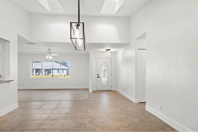 Building Photo - 807 Scrub Oak St