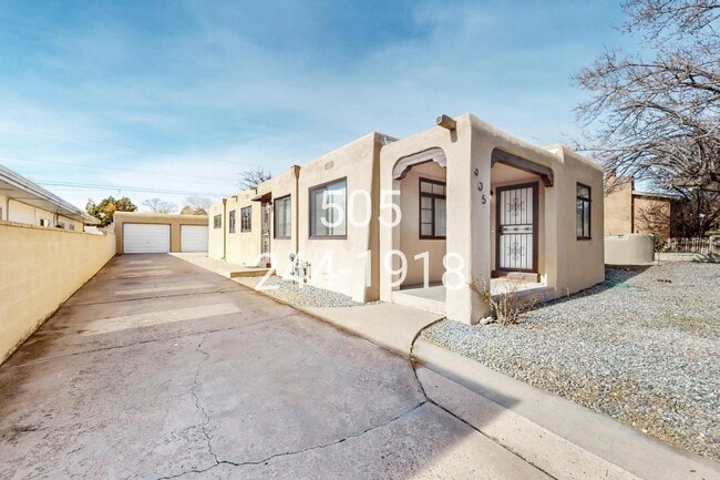 Building Photo - 905 Adams St NE