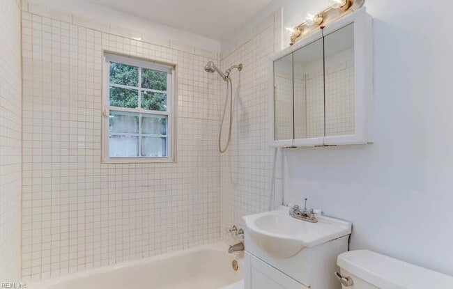 Building Photo - 7725 Fayver Ave