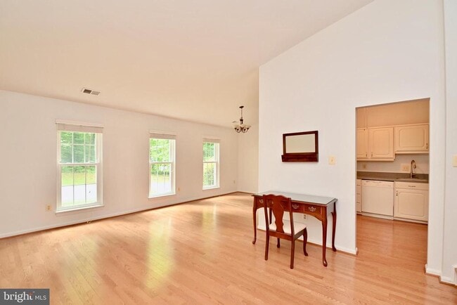 Building Photo - 10048 Wood Sorrels Ln