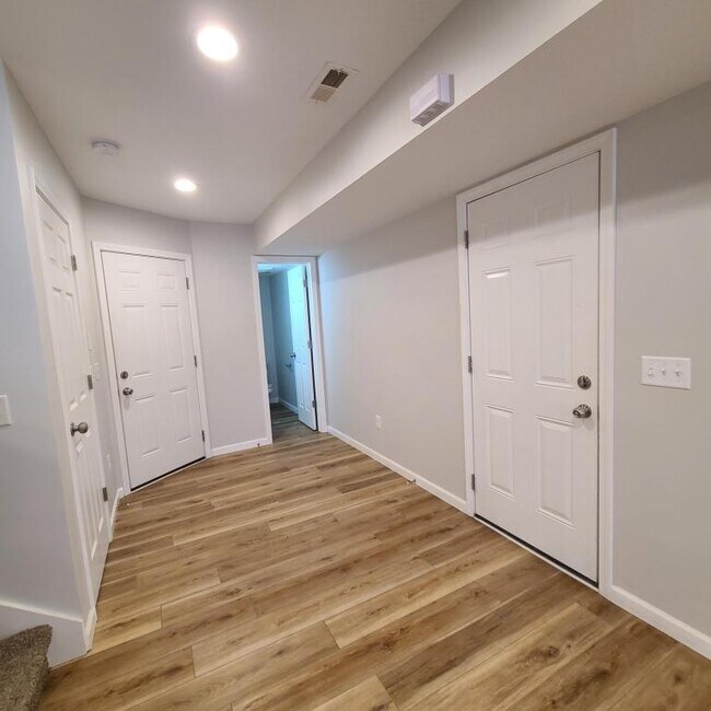 Building Photo - 2503 S Hanna St