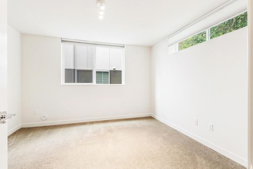 Building Photo - Stand-Alone Modern Home with Elliott Bay Views