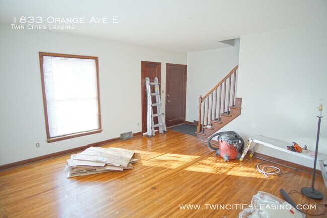 Building Photo - Freshly updated 2 bedroom 1 bath