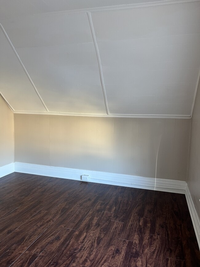 Building Photo - 367 Hawley St