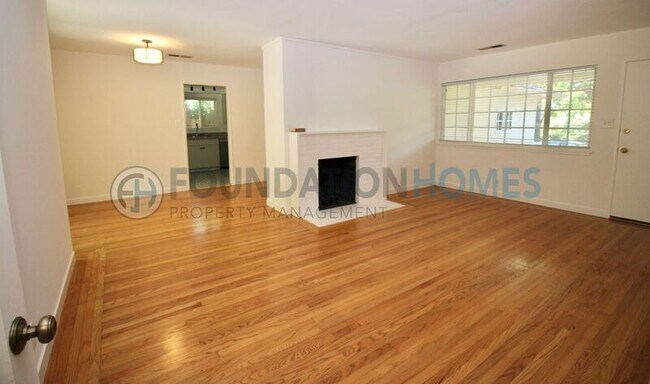 Building Photo - 128 McAllister Ave