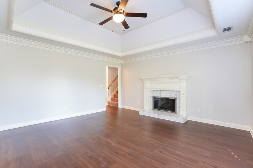 Building Photo - 104 Luna Ln