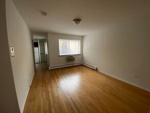 Building Photo - 736 W Buena Ave