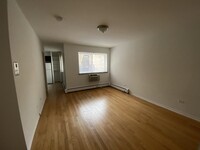 Building Photo - 736 W Buena Ave