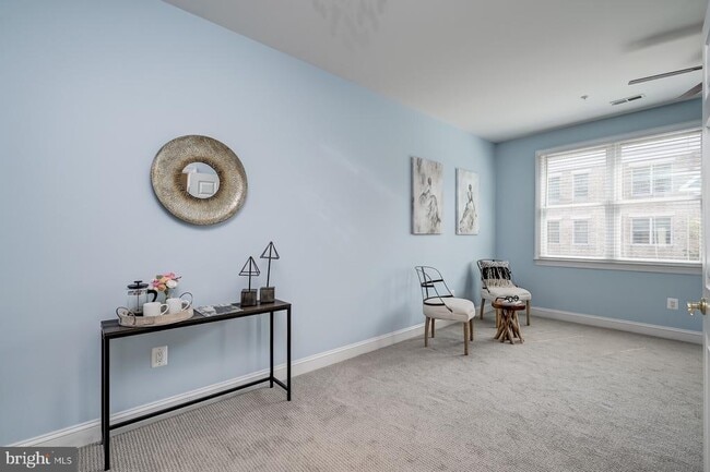Building Photo - 1236 Harbor Island Walk