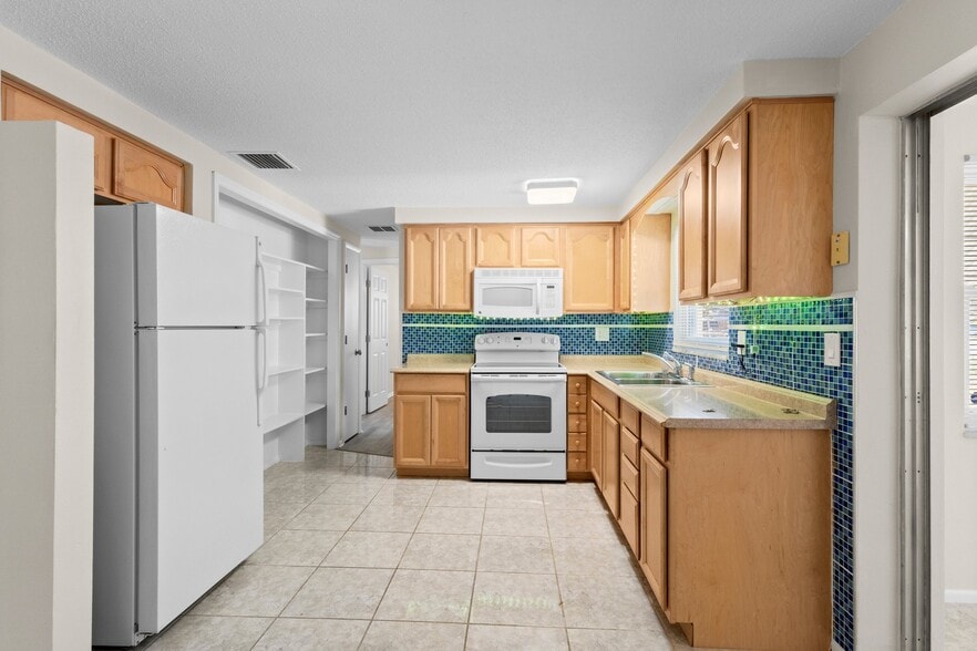 Building Photo - 2509 Sweetwood Dr