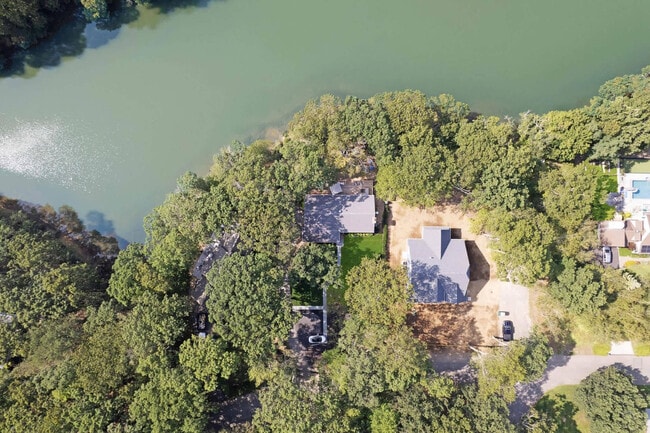 Building Photo - 1345 Long Creek Dr